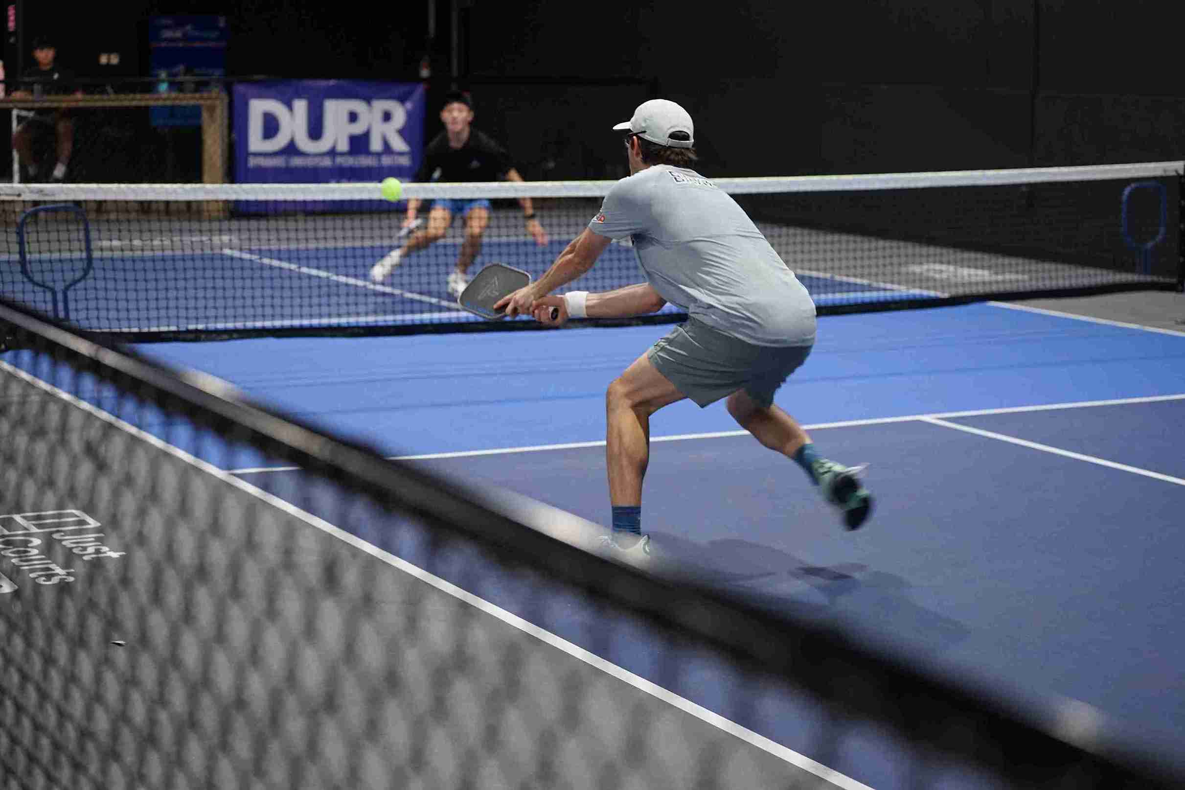 Pickleball vs Tennis : 9 différences que tout joueur de tennis doit connaître