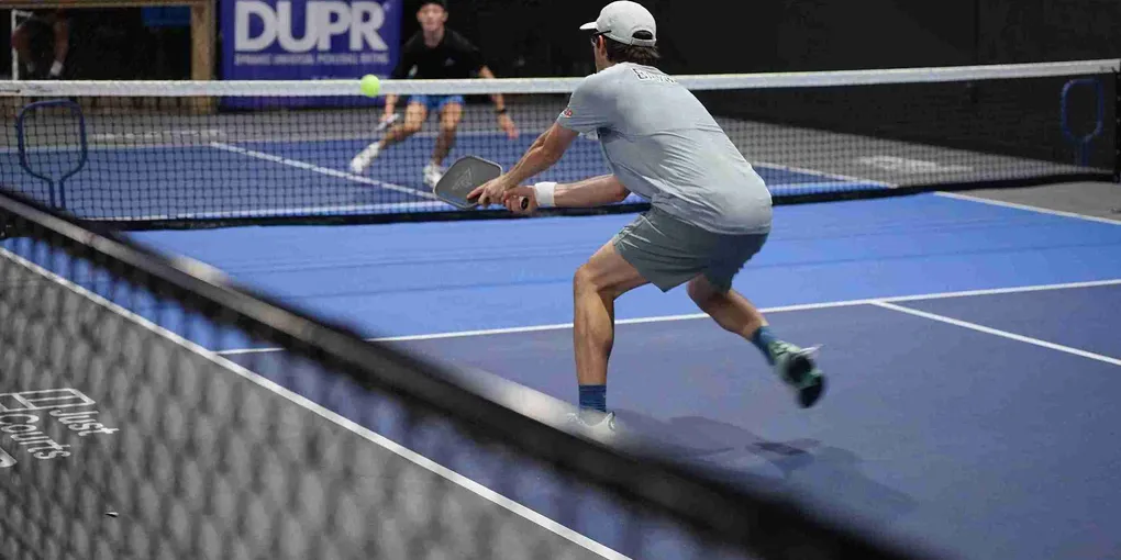 Pickleball vs Tennis : 9 différences que tout joueur de tennis doit connaître
